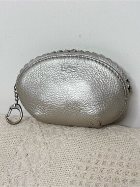 UGG Metallic Silver Scalloped Leather Coin Pouch Clamshell